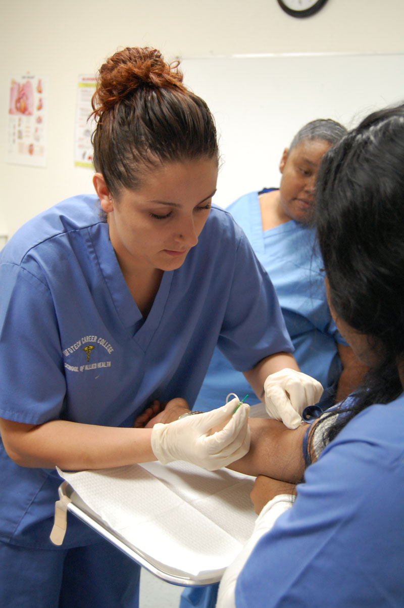 How To Become A Certified Nursing Assistant